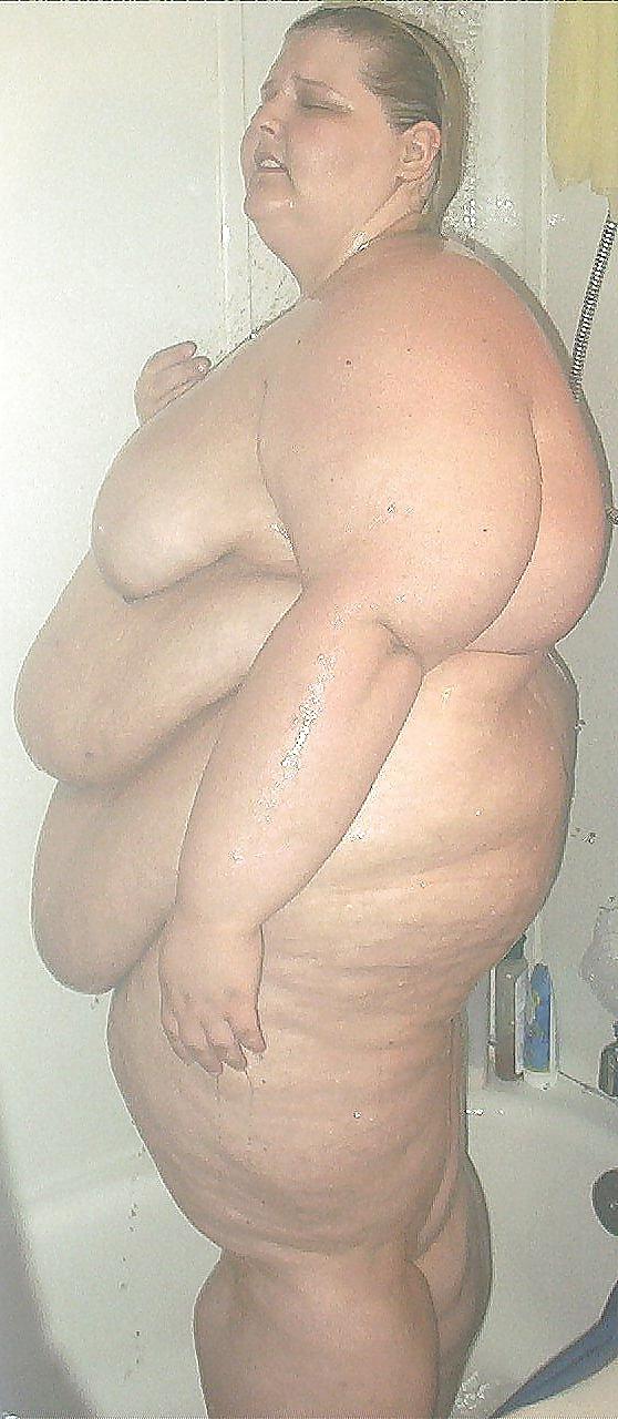 13P Meaty woman shower