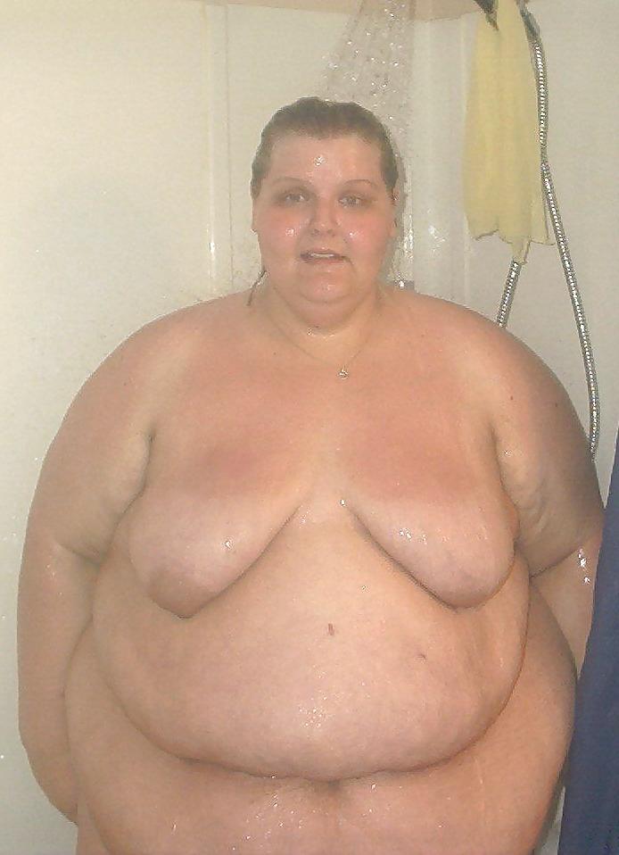 13P Meaty woman shower