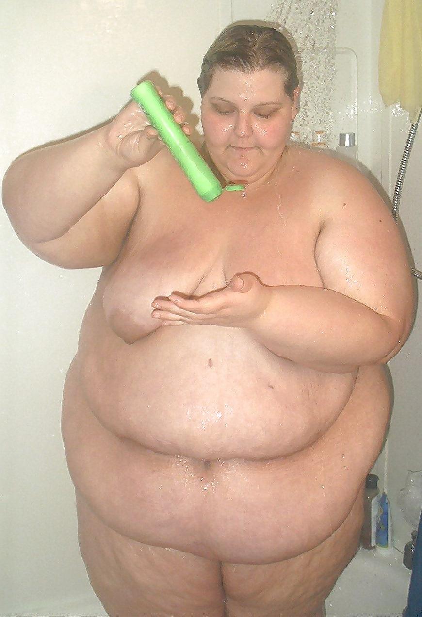 13P Meaty woman shower