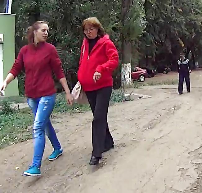 20P Spy old + young street romanian