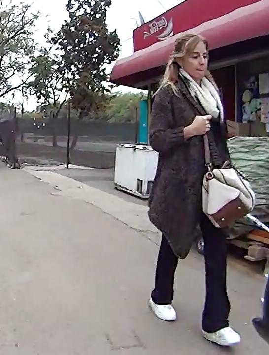 20P Spy old + young street romanian