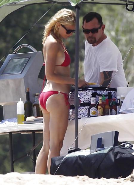 21P Gwyneth Paltrow - Perfect MILF wank material.