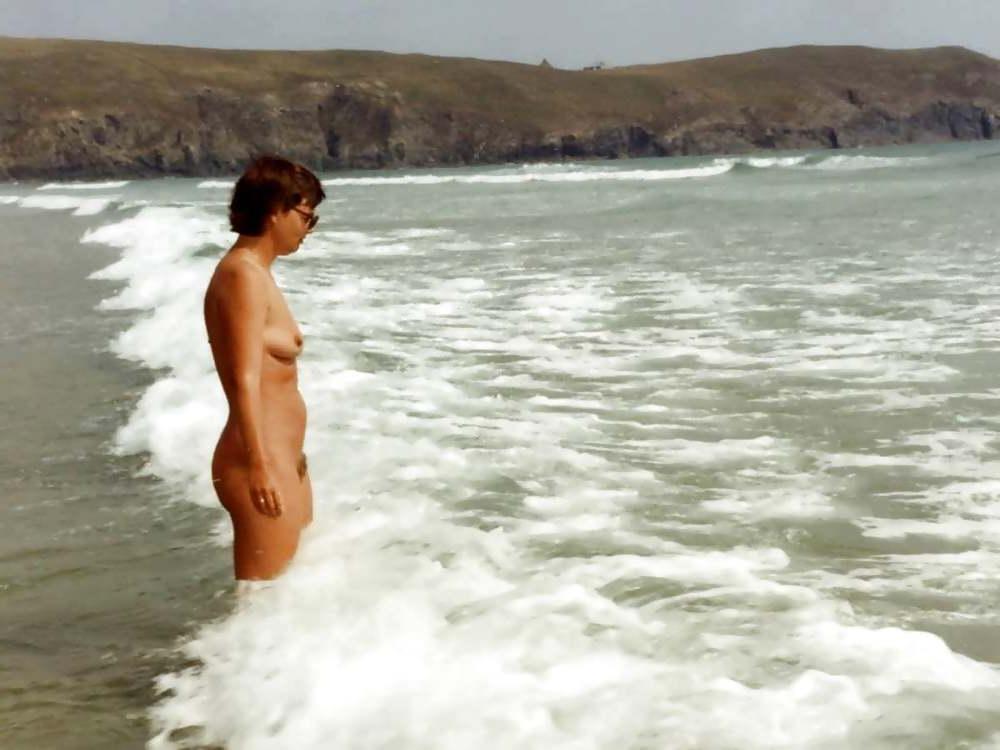 25P Let's all get naked!