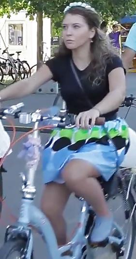 16P Spy old + young bike skirt romanian