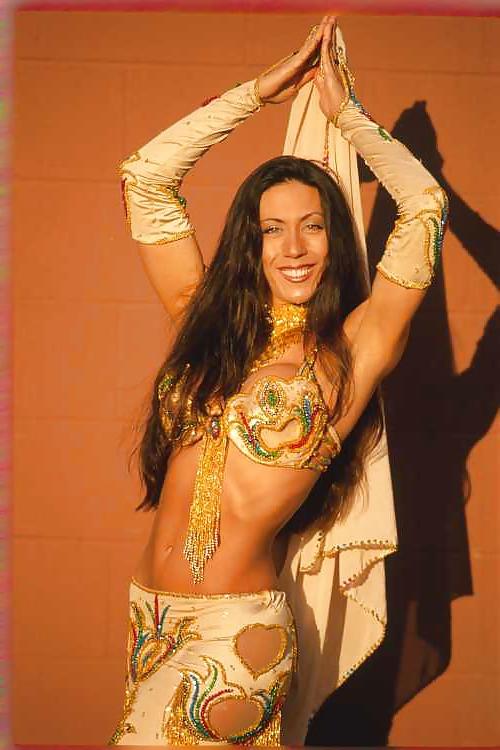 25P Sexy Belly Dancers