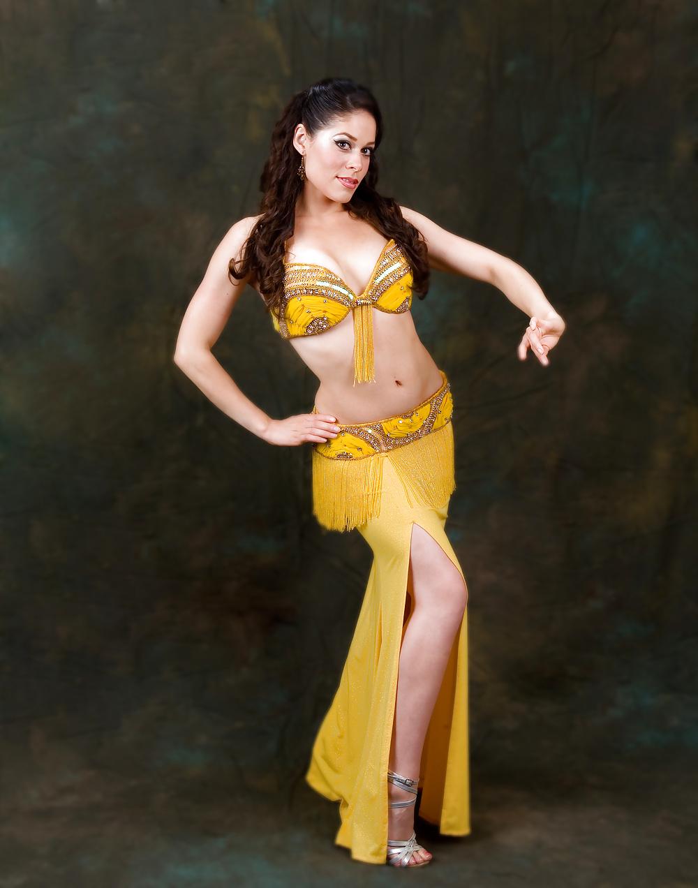 25P Sexy Belly Dancers