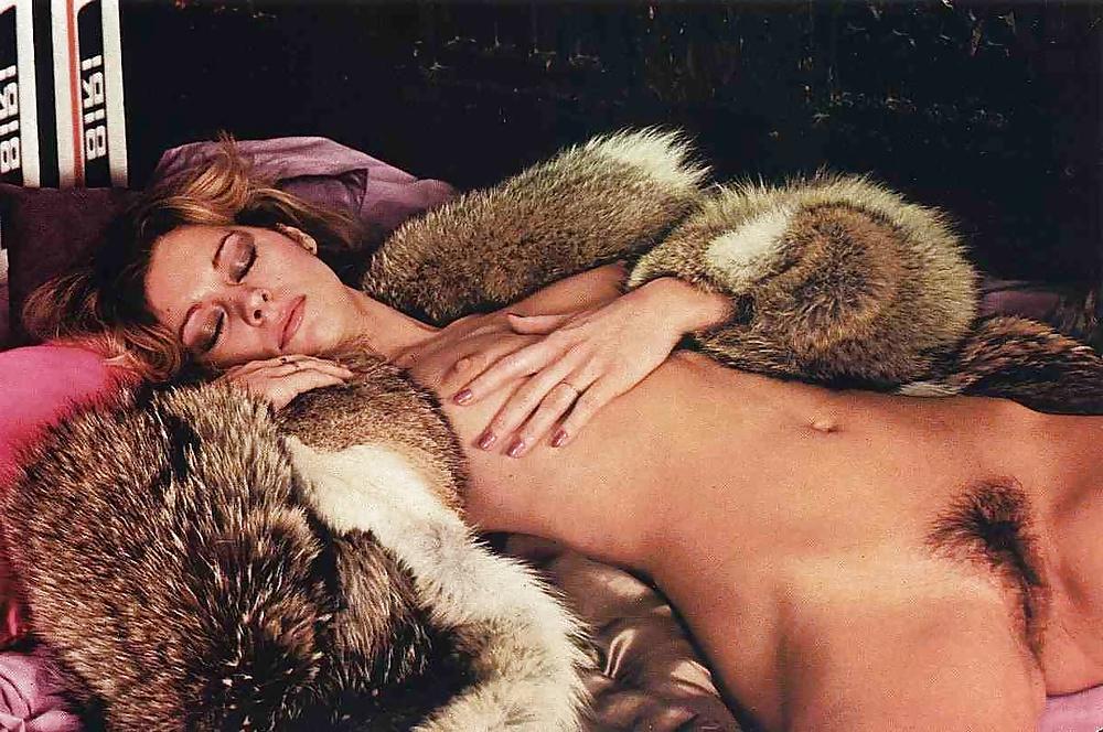 25P Fur coat - no knickers.