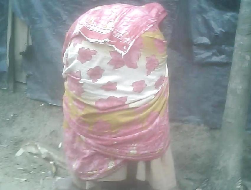 9P Bangladeshi Village Milf bend over
