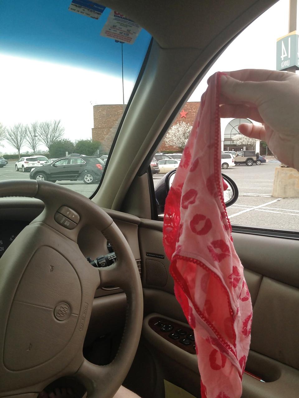 25P Half naked & playing in car in mall parking lot