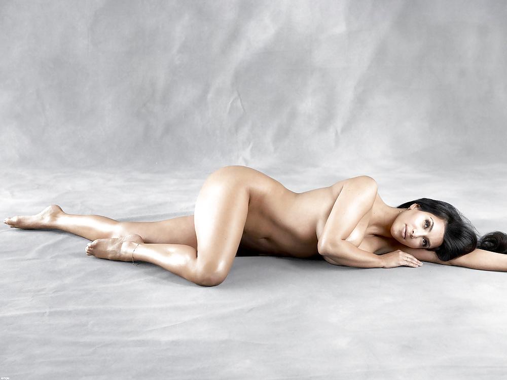 9P KIM K ASS N FEET TO JERKOFF OVER 2