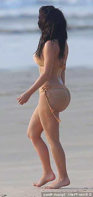 9P KIM K ASS N FEET TO JERKOFF OVER 2