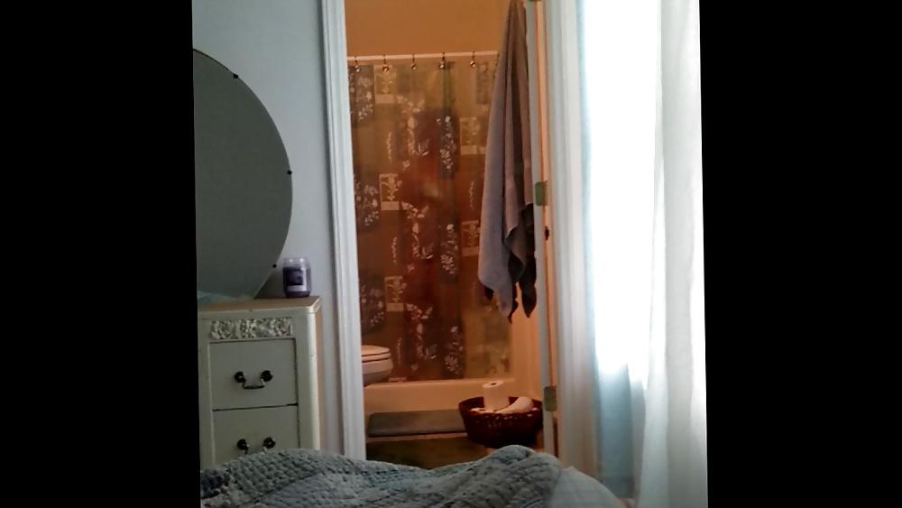 10P Shower Voyeur!!!!