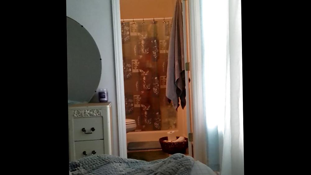 10P Shower Voyeur!!!!