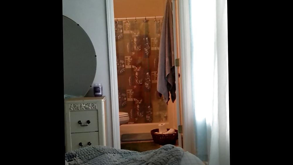 10P Shower Voyeur!!!!