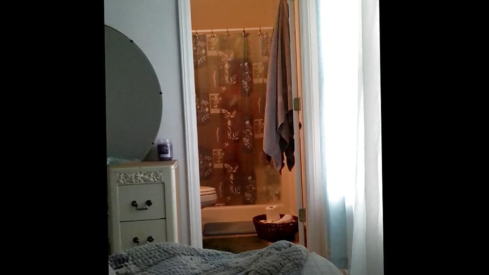 10P Shower Voyeur!!!!