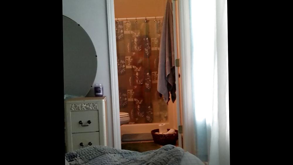 10P Shower Voyeur!!!!