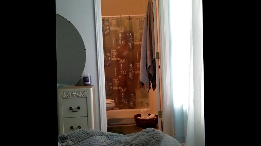 10P Shower Voyeur!!!!