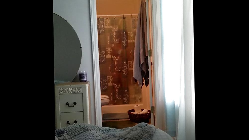 10P Shower Voyeur!!!!