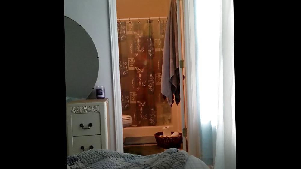 10P Shower Voyeur!!!!