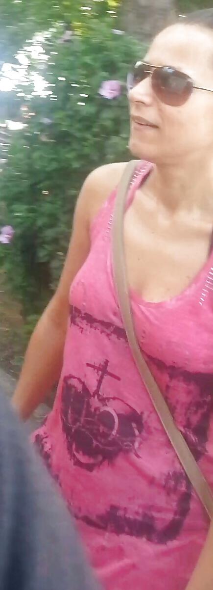 21P Spy sexy bust old + young romanian