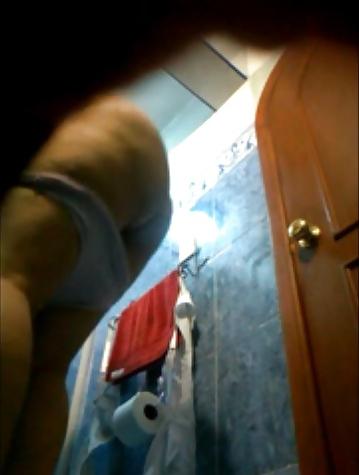 16P My mom in the shower