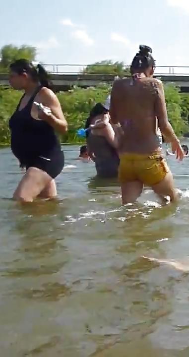 15P Spy at the beach romanian - la scaldat