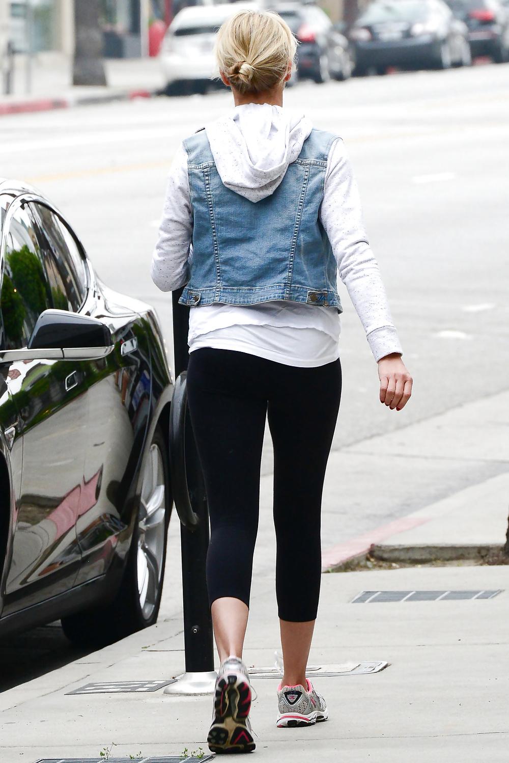 7P Extra pics of cameron diaz perfect perfect ass
