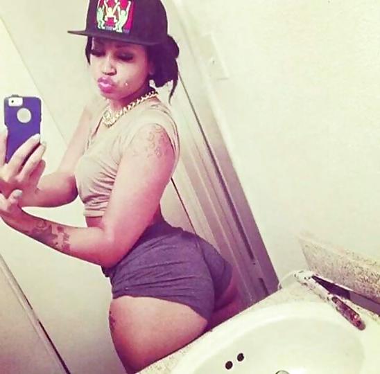 14P Nice cameltoes