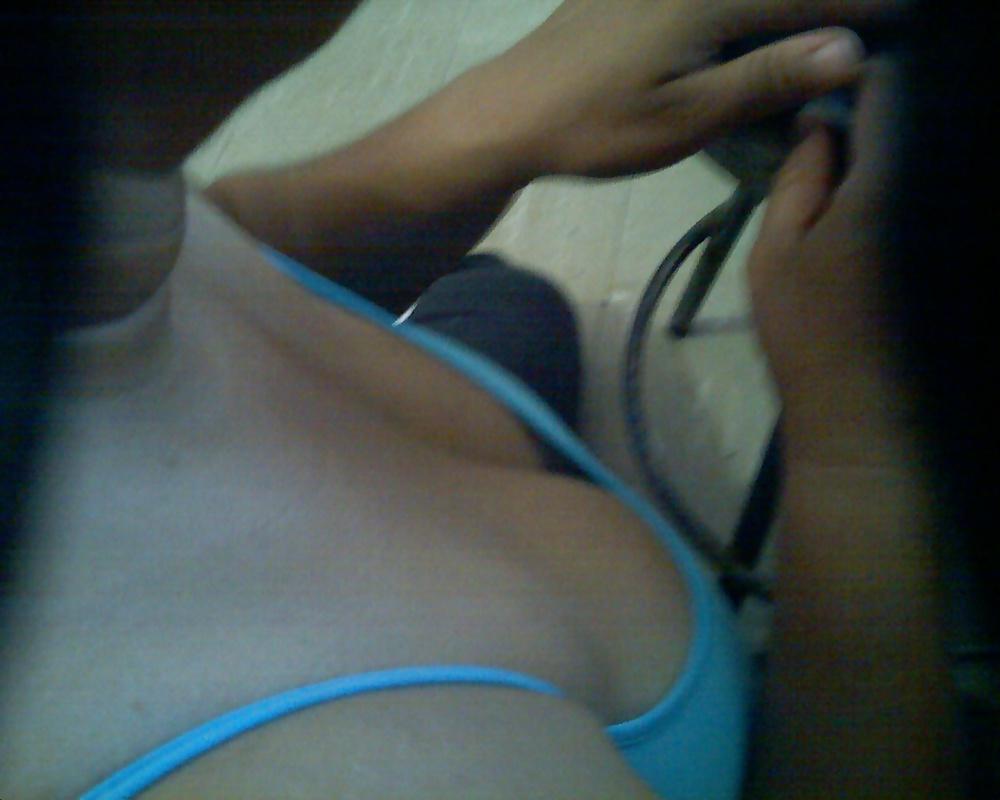 6P Candid Fat Cleavage Hard Nipples 