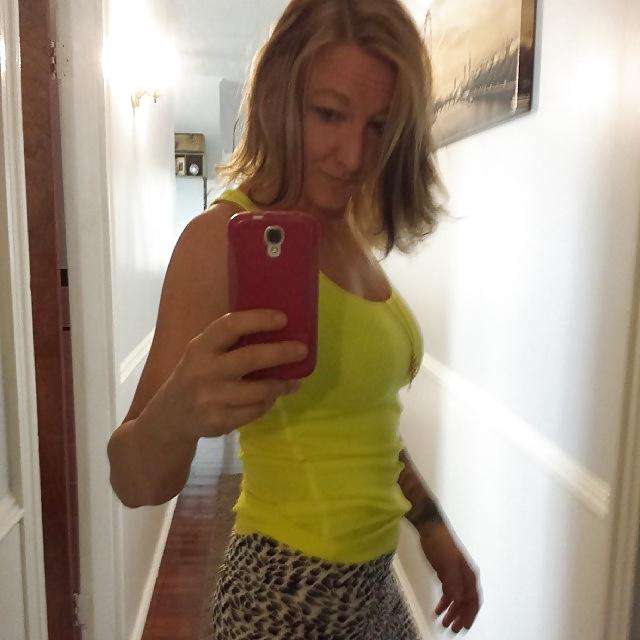 17P My Extremely Hot Milf Mom 