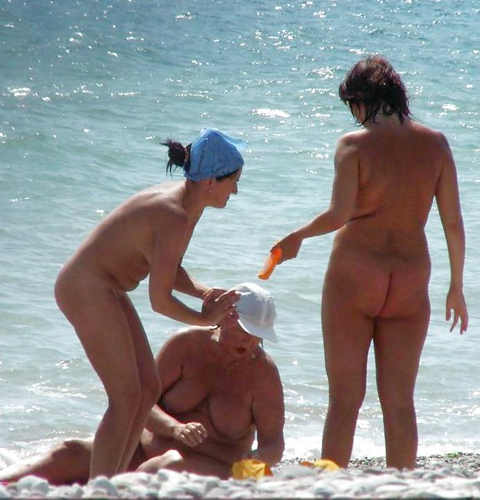25P Housewife Nudism 11