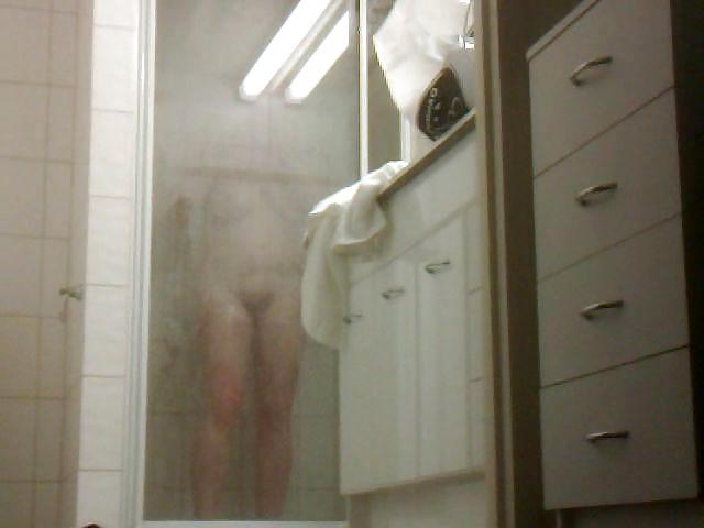 5P Hairy in the shower