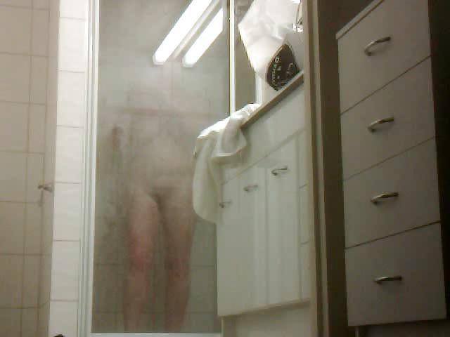 5P Hairy in the shower