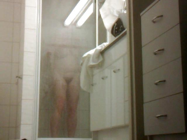 5P Hairy in the shower