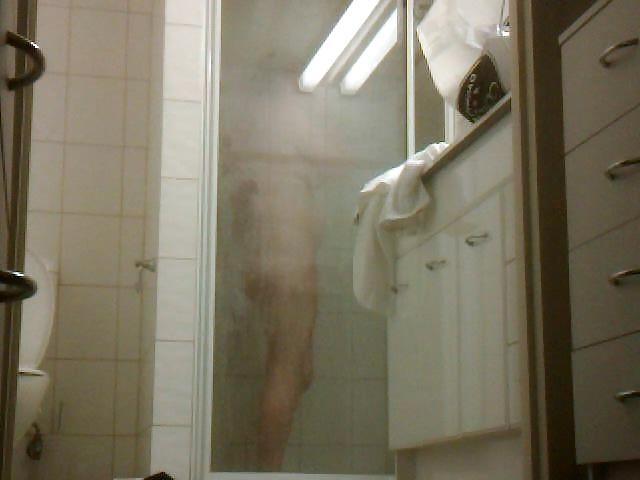 5P Hairy in the shower