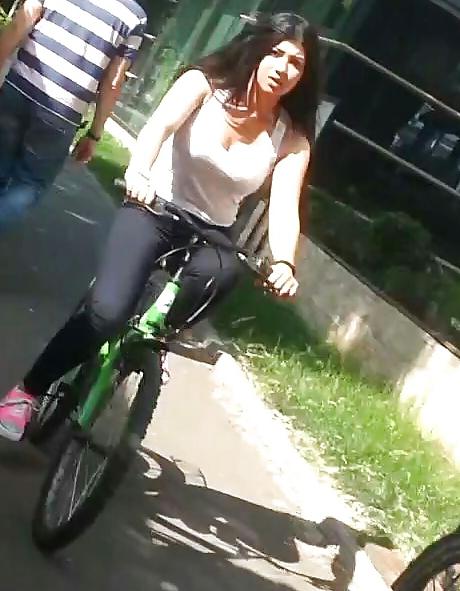21P Spy bike and rolles old + young romanian