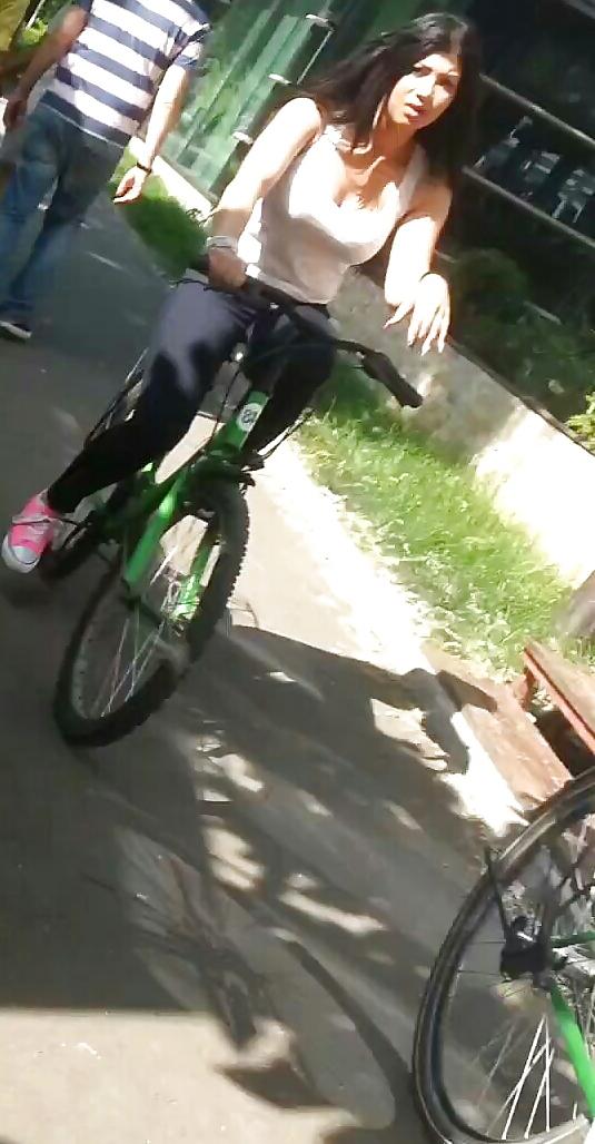 21P Spy bike and rolles old + young romanian