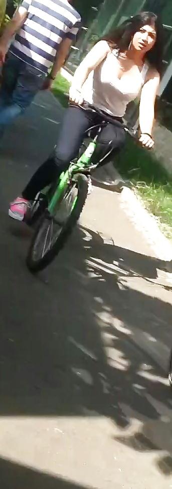 21P Spy bike and rolles old + young romanian