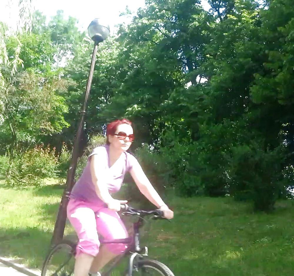 21P Spy bike and rolles old + young romanian