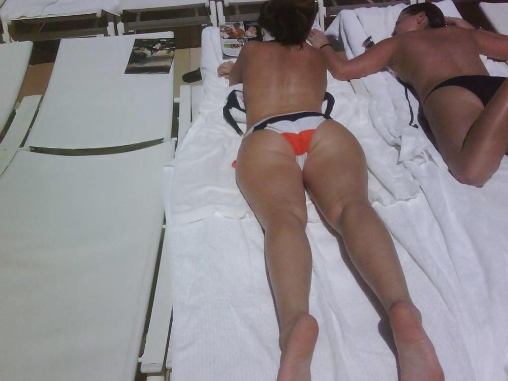 25P Espiando bellezas en piscina 
