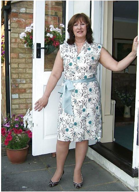 15P Horny Housewife