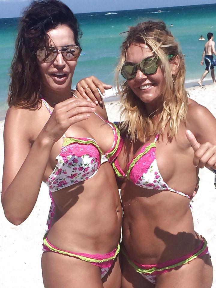 25P Greek Celebs During Summer Holidays (2014)