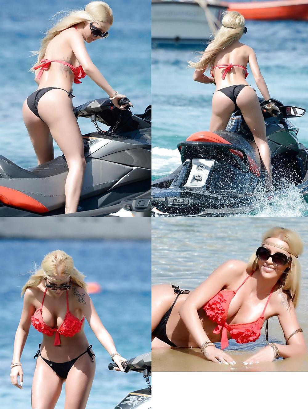 25P Greek Celebs During Summer Holidays (2014)