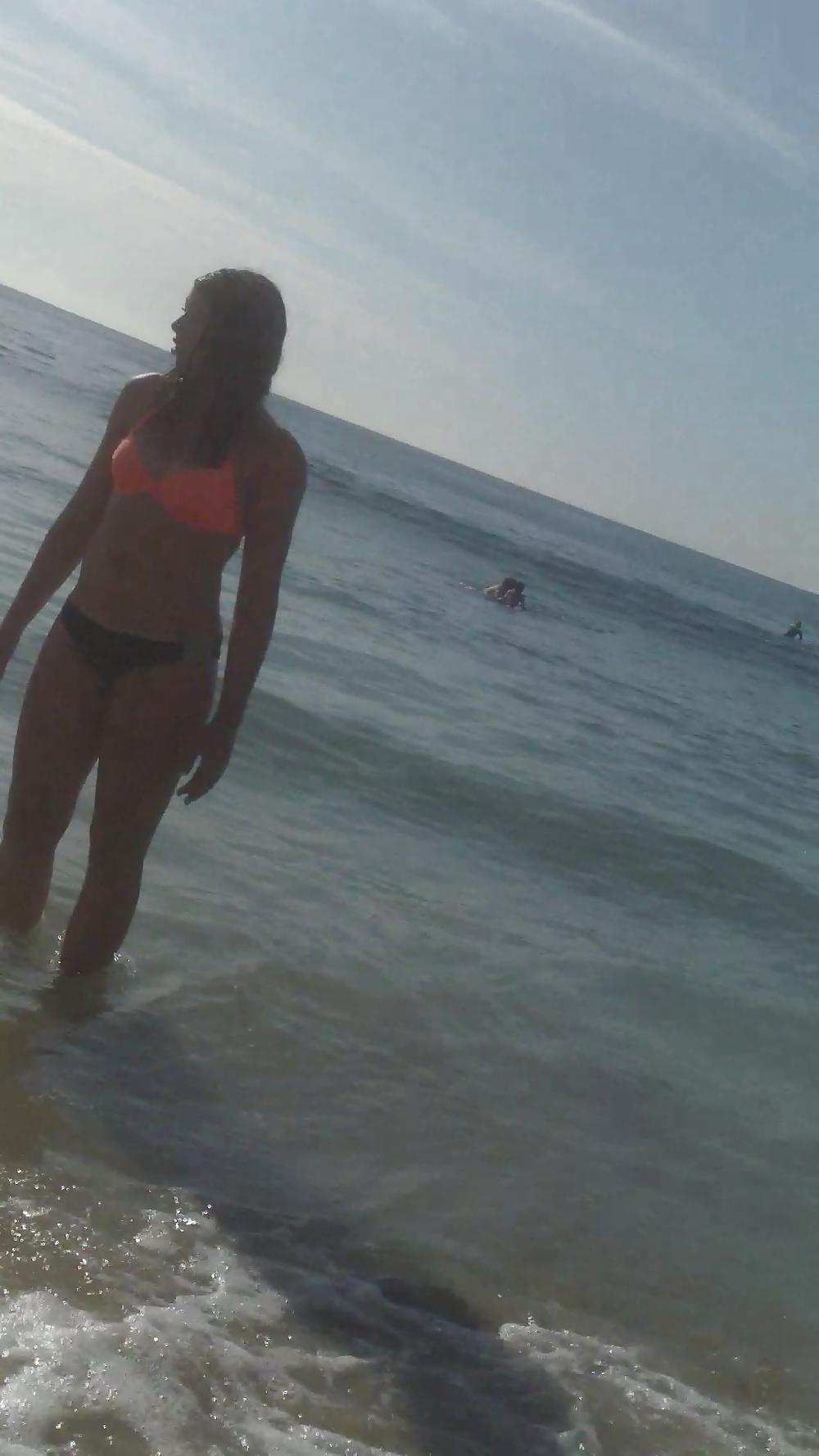25P Teen ass & butts at bikini beach 