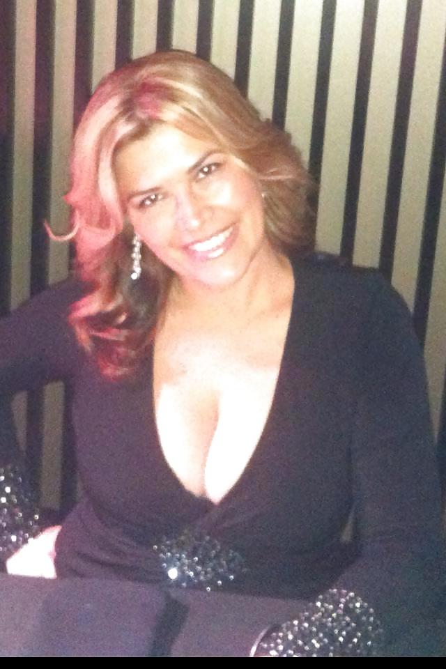 18P Australian MILF 1 ( Big natural tits )