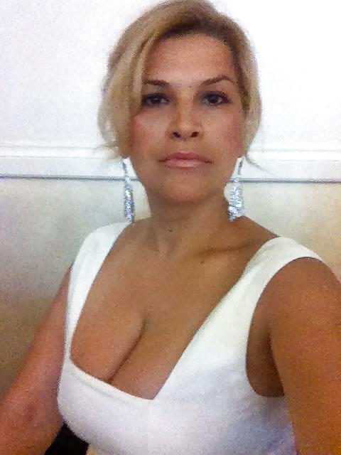 18P Australian MILF 1 ( Big natural tits )