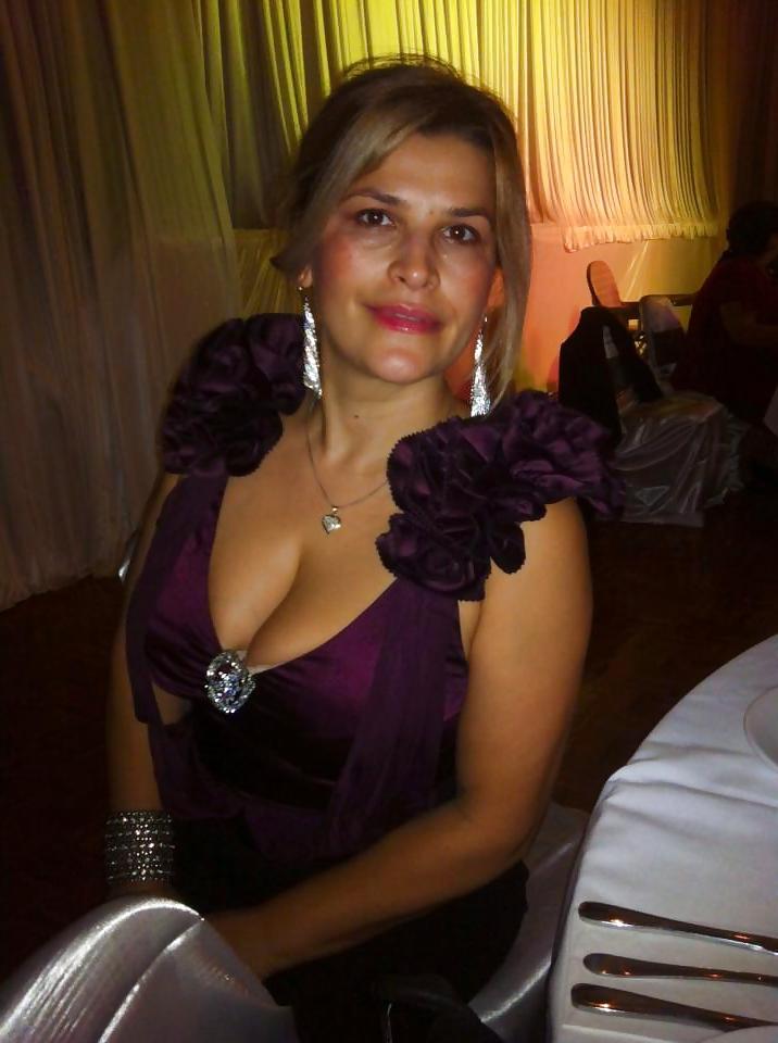 18P Australian MILF 1 ( Big natural tits )