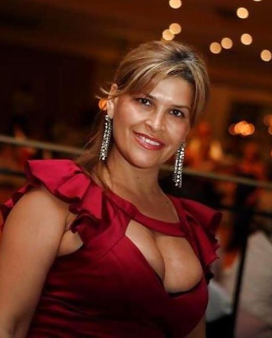 18P Australian MILF 1 ( Big natural tits )