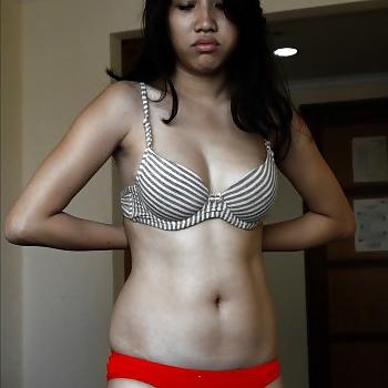 8P Fanya bugil d hotel