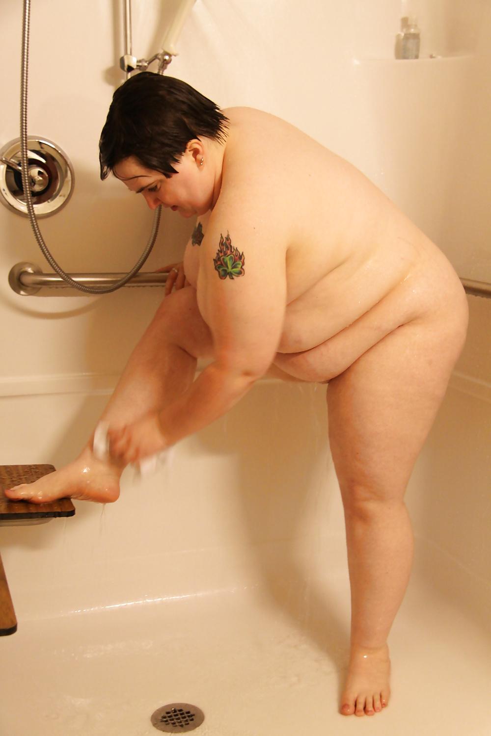 15P Kaylee in Shower